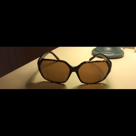 Additional Pictures of PRADA SUNGLASSES