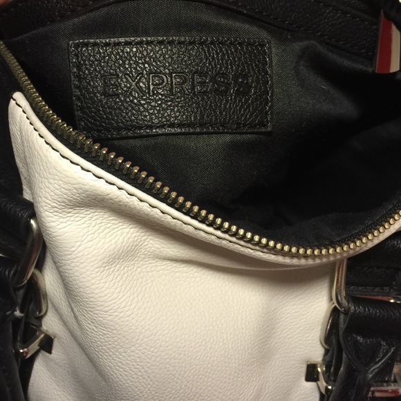 Purse - Picture 2 of 4