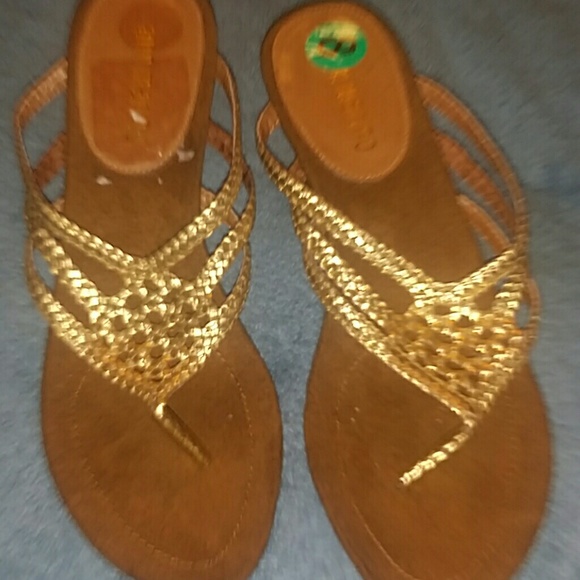Beautifully crafted wedge sandals