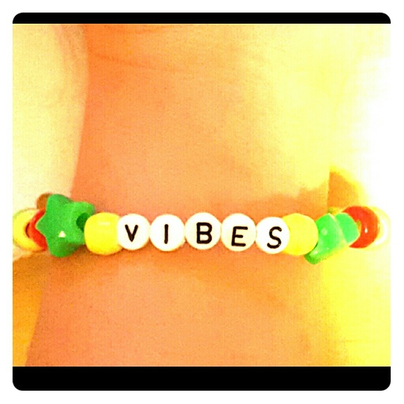 Rasta Colored "Vibes" Kandi Bracelet - Picture 1 of 3