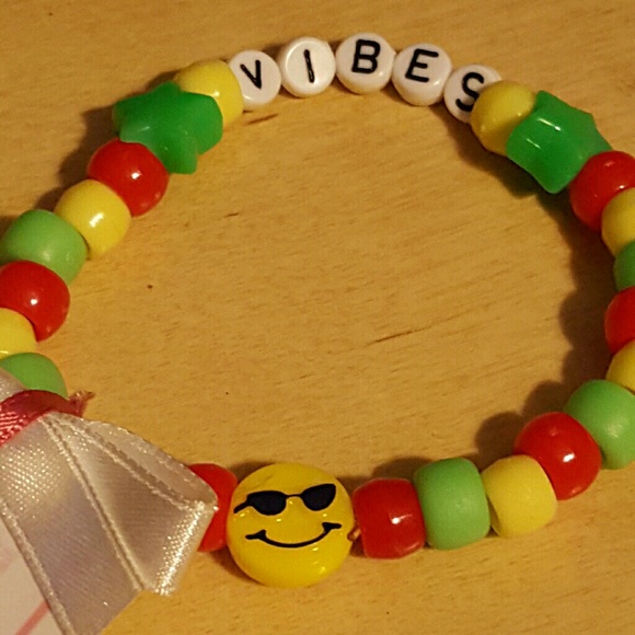 Rasta Colored "Vibes" Kandi Bracelet - Picture 2 of 3