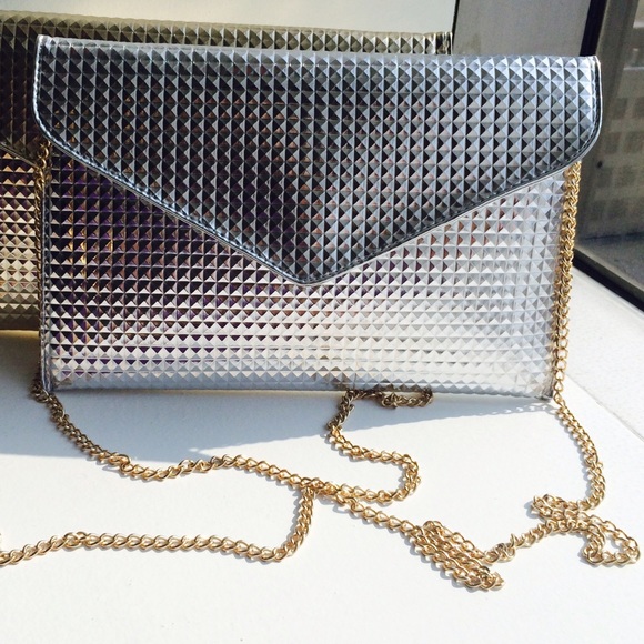 SOLD!  ROCK OUT CLUTCH (SILVER) - Picture 2 of 4