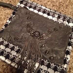 NWOT! Skull Wristlet!