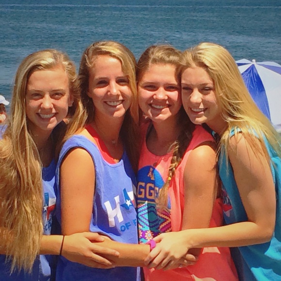 Meet your Posher, Valiree