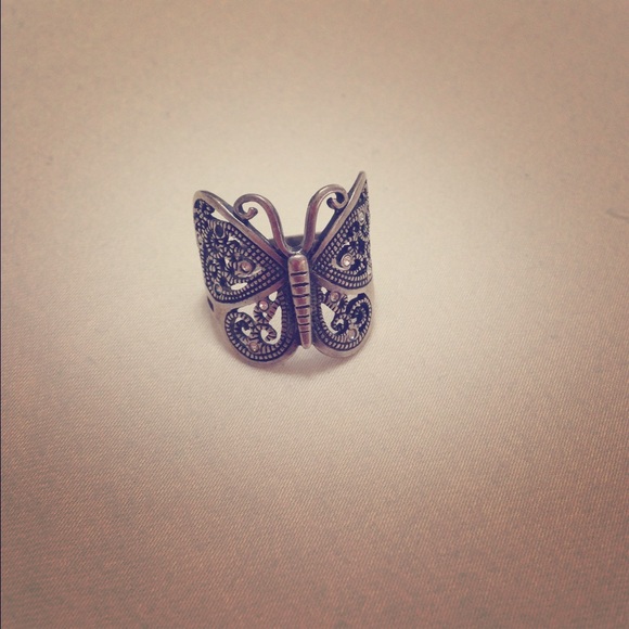 Ring - Picture 1 of 2