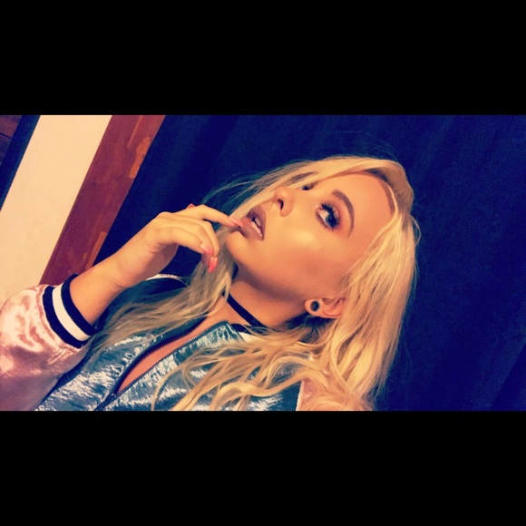 Meet your Posher, Tina - Picture 2 of 4