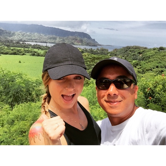 Meet your buyer/seller☀️💕 - Picture 2 of 4