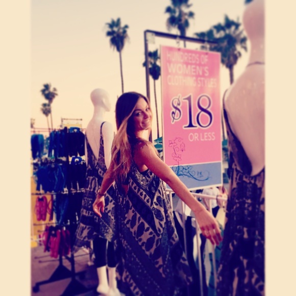 Meet your buyer/seller☀️💕 - Picture 4 of 4