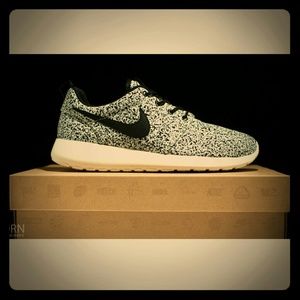Nike speckled Roshe