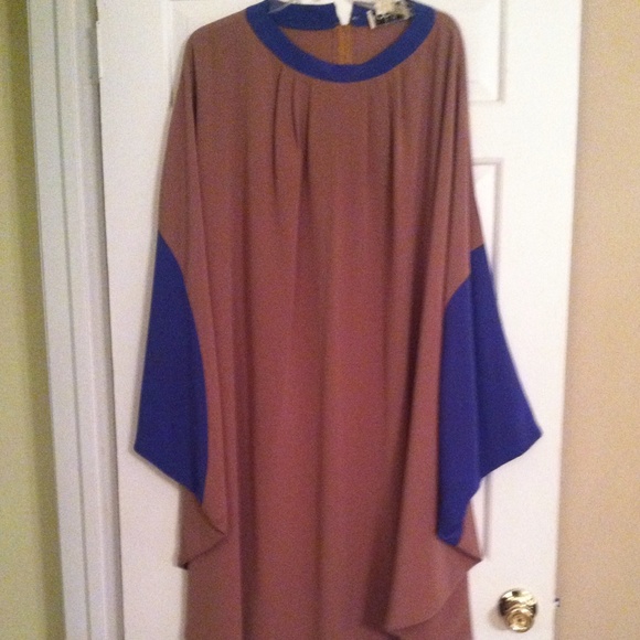 Dress - Picture 3 of 3