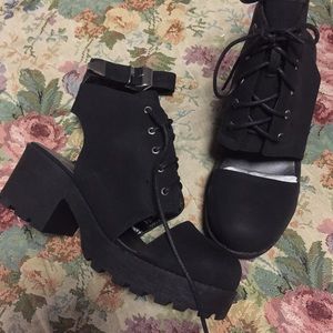 Missguided Cut-out Chunky Platform Boots