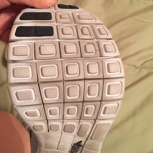Nike shoes - Picture 4 of 4