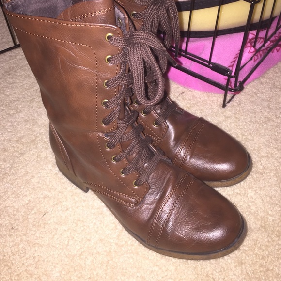 combat boots - Picture 1 of 4