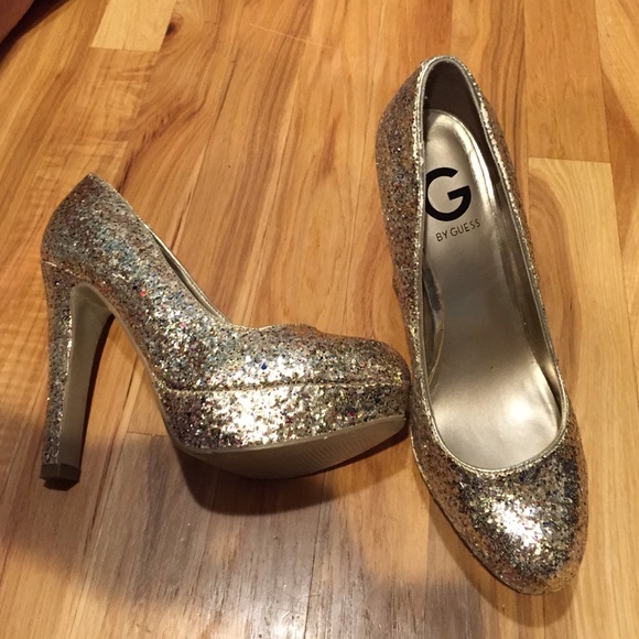 Guess Party Pumps