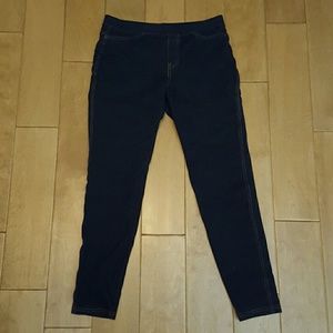 Dark wash jeggings