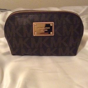 Michael Kors Jet Set Travel Case