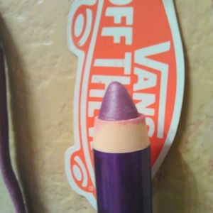 The color workshop/light purple lipstick