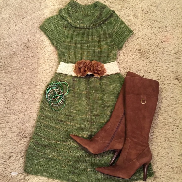 Mascara Dresses & Skirts - Mascara med green turtleneck knit dress