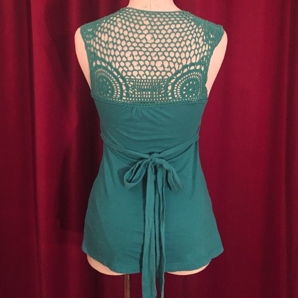 Breezy summer top. - Picture 2 of 4