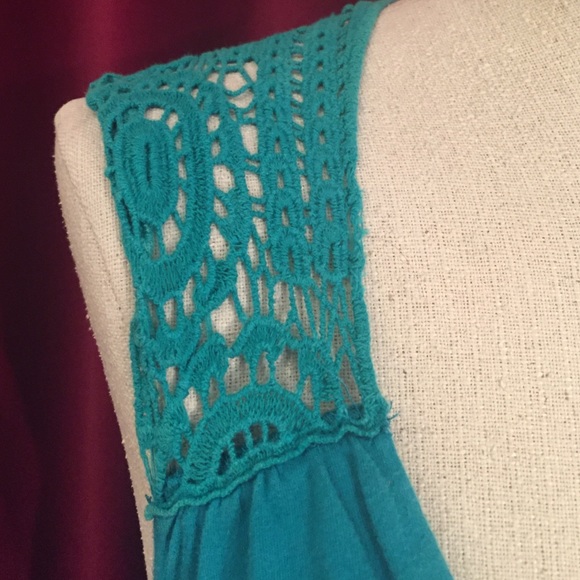 Breezy summer top. - Picture 4 of 4