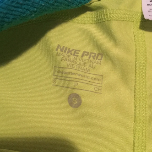 Nike Pro - Picture 2 of 3