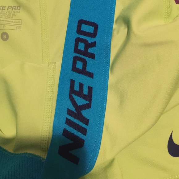Nike Pro - Picture 3 of 3