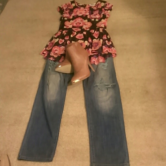 Floral Print Peplum - Picture 2 of 4