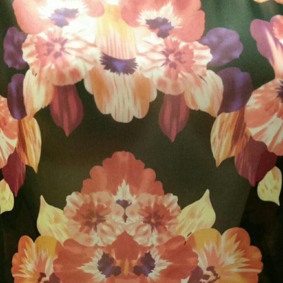 Floral Print Peplum - Picture 3 of 4