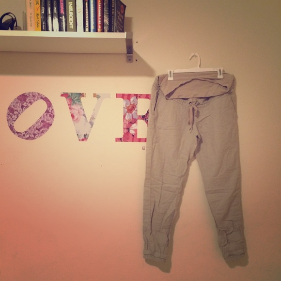 FREEBIE!Size 14 pregnancy pants with belly elastic