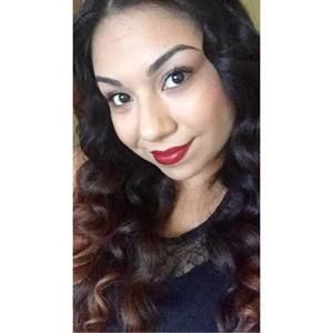 Meet your Posher, Claudia