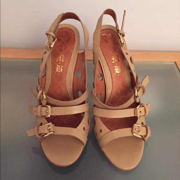 Feeling spicy! L.A.M.B. sexy tan buckled heels