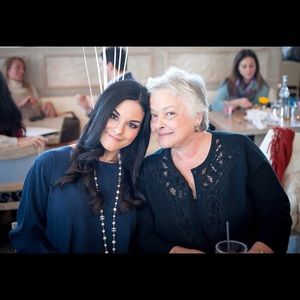 Meet your Posher, Dina