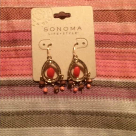 Peach colored earings - Picture 2 of 2