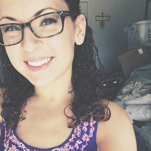 Meet your Posher, Alexis