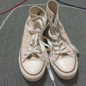 Converse High Tops Unique Design Size 8.5