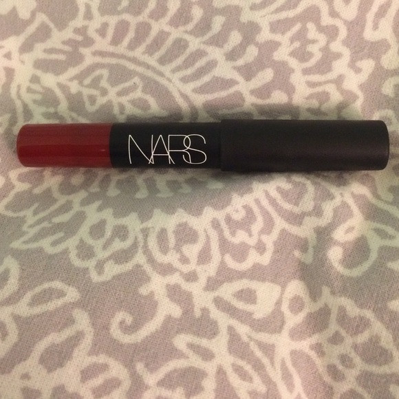 NARS velvet matte lip pencil in cruella