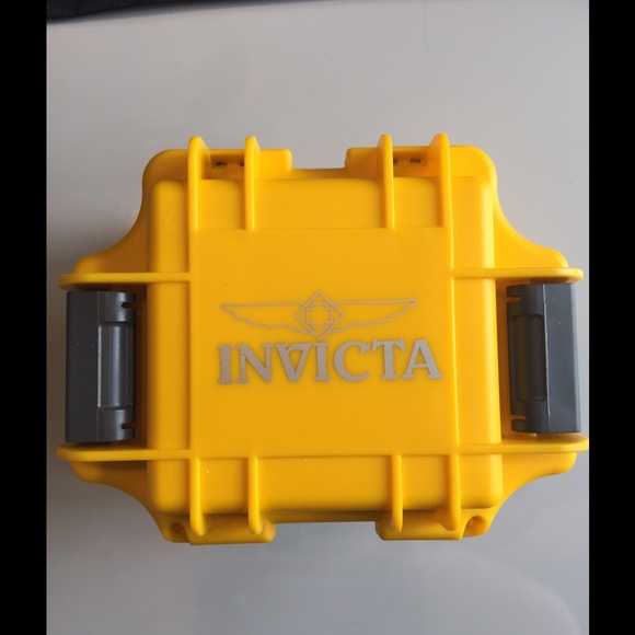 Invicta - Picture 2 of 3