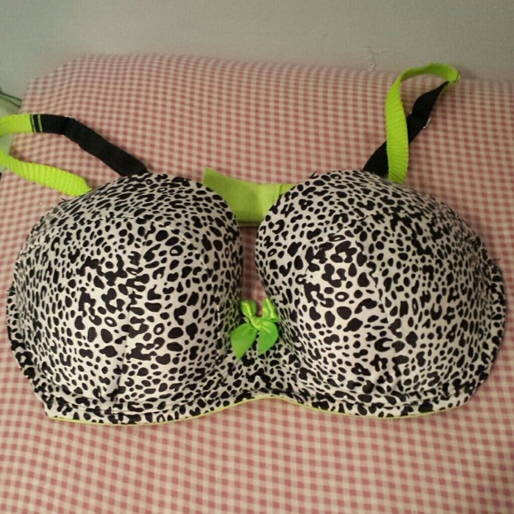 Victoria's Secret Bra 36D brand new without tags