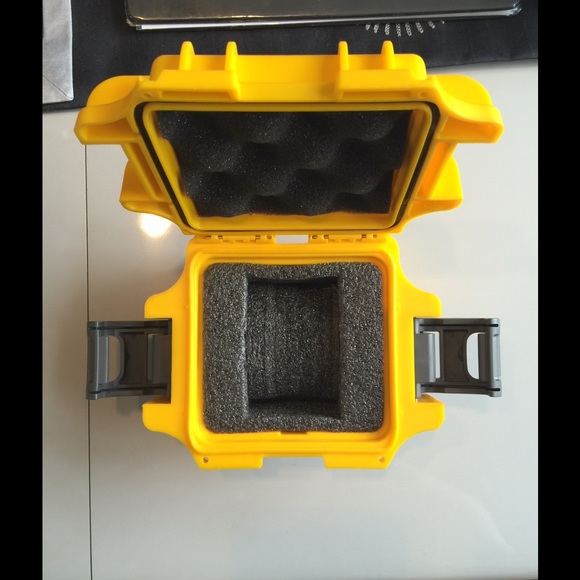 Invicta - Picture 3 of 3