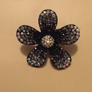 Beautiful bling flower ring