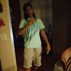 Meet your Posher, Shakoya