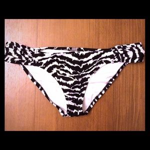 VICTORIA'S SECRET SWIM
The Knockout Bikini Bottom