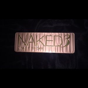 Naked 3 Pallete💕