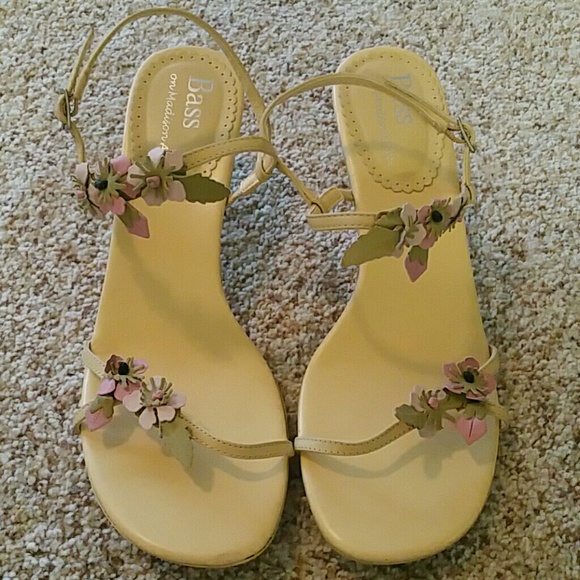 Yellow Floral Kitten Heel