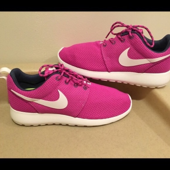 BRAND NEW WOMEN ROSHES