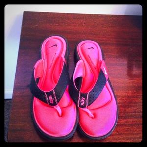 Nike woman's sport flip flops