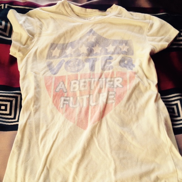 Yellow, short sleeve tshirt