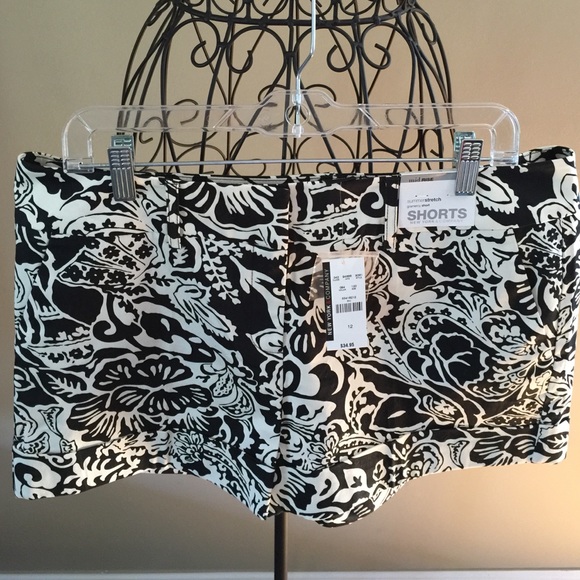 Black and Cream print shorts