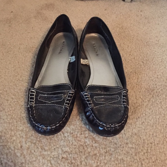 Preppy black loafers