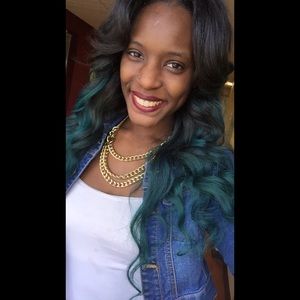 Meet your Posher, Alexis